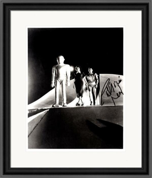 748194 Patricia Neal Autographed 8 x 10 in. Photo - Actress, The Day The Earth Stood Still No.5 Matted & Framed