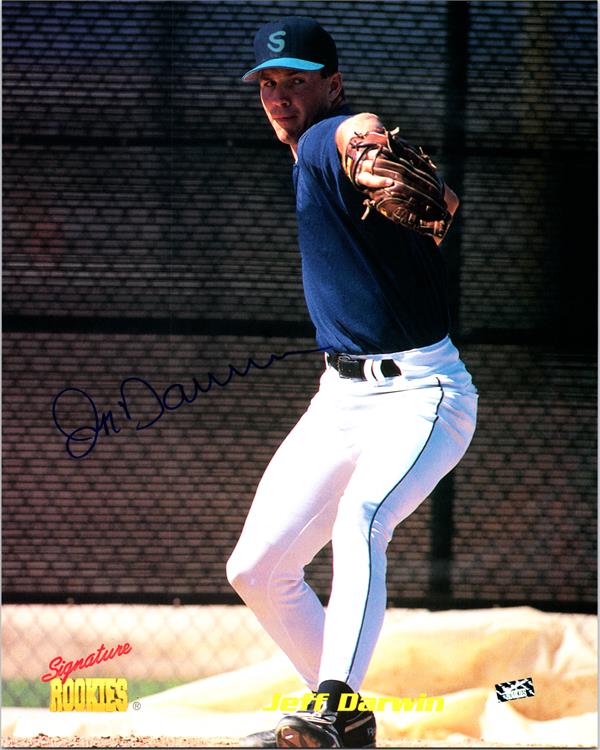 783330 Jeff Darwin Autographed 8 x 10 in. Photo - Seattle Mariners Baseball
