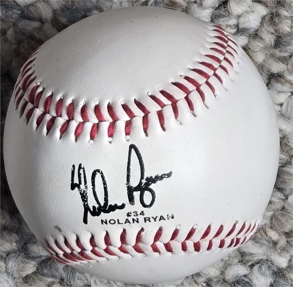 793794 Nolan Ryan Facsimile Signature Commemorative Ball - Mets Angels Astros Rangers Legend No.34