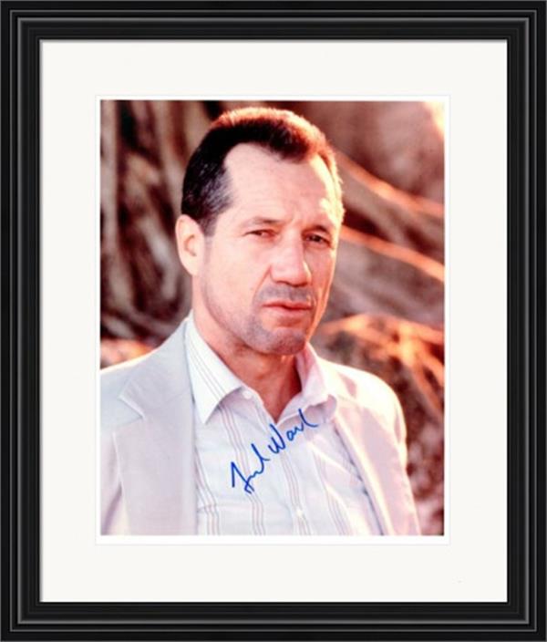737940 Fred Ward Autographed 8 x 10 in. Photo - Actor No.2 Matted & Framed
