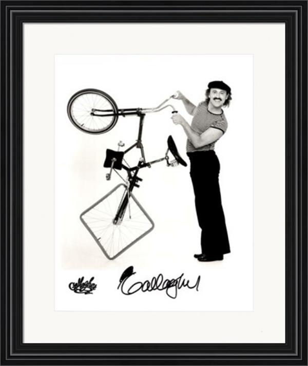 736637 Gallagher Autographed 8 x 10 in. Photo - Prop Comedian No.1 Matted & Framed