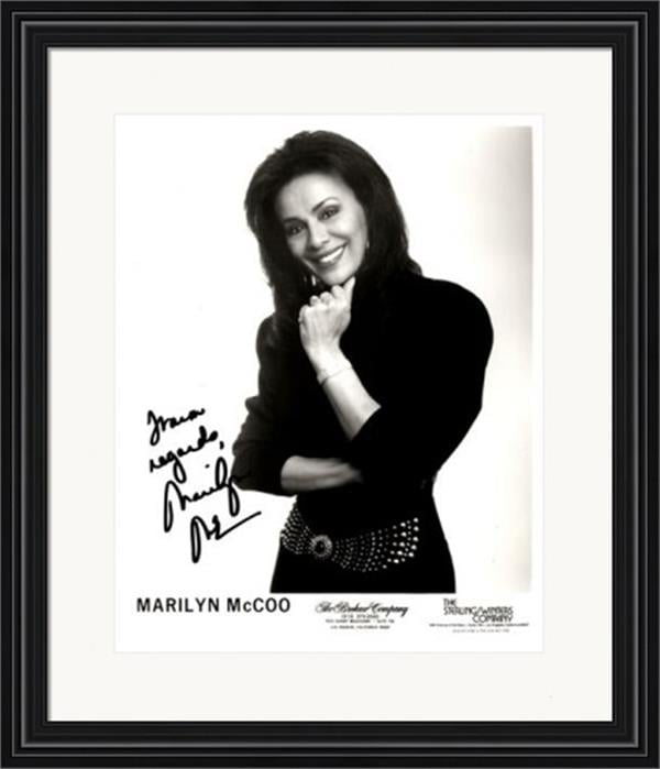 736669 Marilyn Mccoo Autographed 8 x 10 in. Photo - 5th Dimension, Solid Gold No.1 Matted & Framed