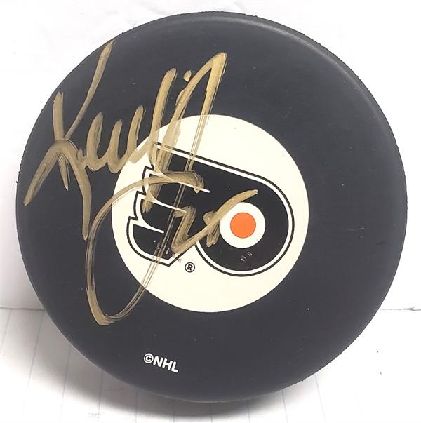 Picture of Autograph Warehouse 783359 Keith Primeau Autographed Hockey Puck - Philadelphia Flyers Display Cube