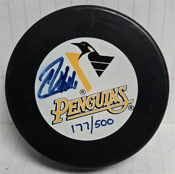 Picture of Autograph Warehouse 783592 Chris Wells Autographed Hockey Puck - Pittsburgh Penguins