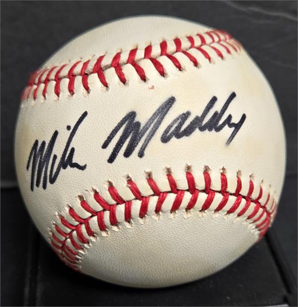 783681 Mike Maddux Autographed Baseball - Texas Rangers Pitching Coach National League Ball Sharpie