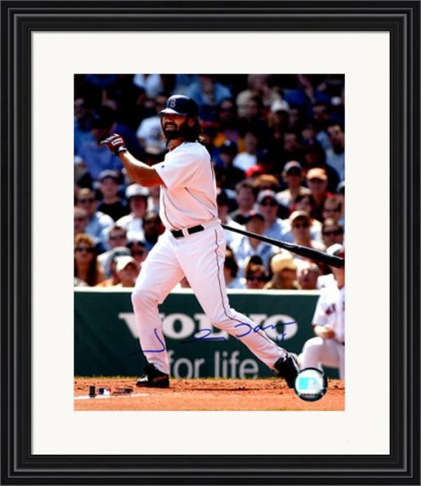 726401 Johnny Damon Autographed 8 x 10 in. Photo - Boston Red Sox No.4 Matted & Framed