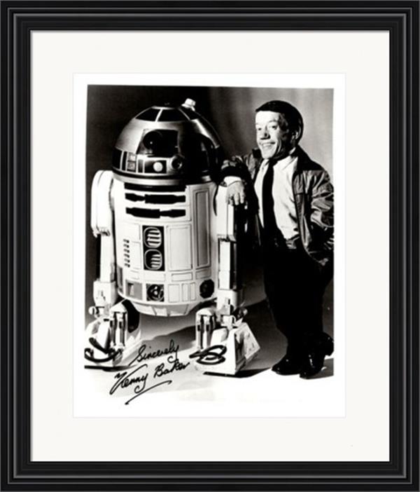 736514 Kenny Baker Autographed 8 x 10 in. Photo - Star Wars, R2D2 No.2 Matted Framed