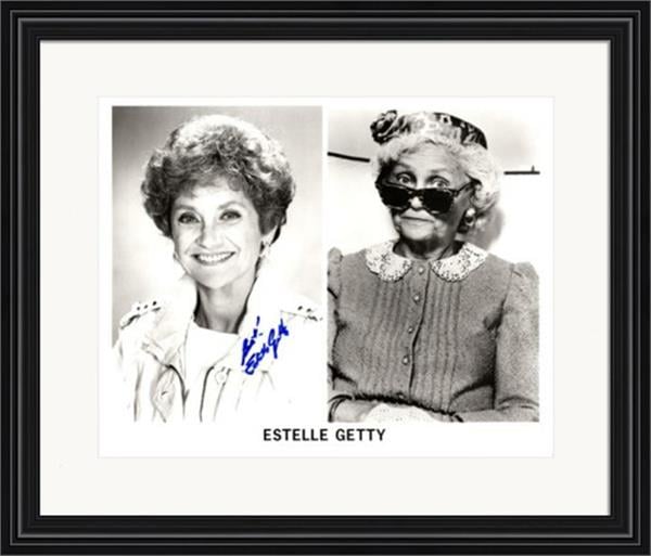 736569 Estelle Getty Autographed 8 x 10 in. Photo - Sophia Petrillo, Golden Girls No.1 Matted & Framed