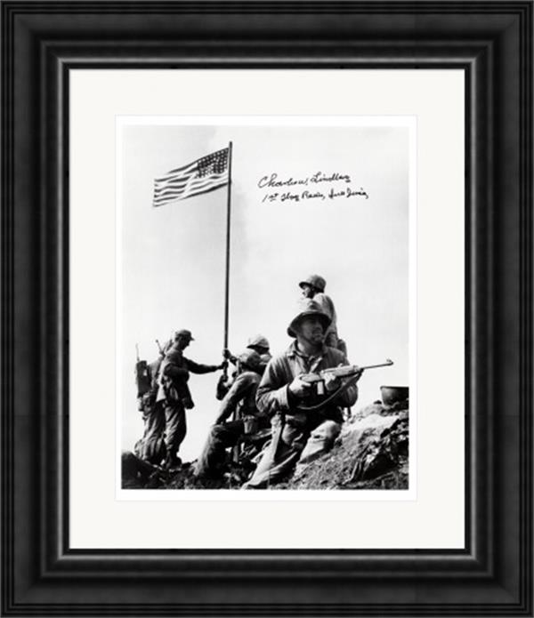 783406 Charles W. Lindberg Autographed 8 x 10 in. Photo - WWII Marine Corps Corporal No.1 Matted & Framed 1st Flag Raise, Iwo Jima