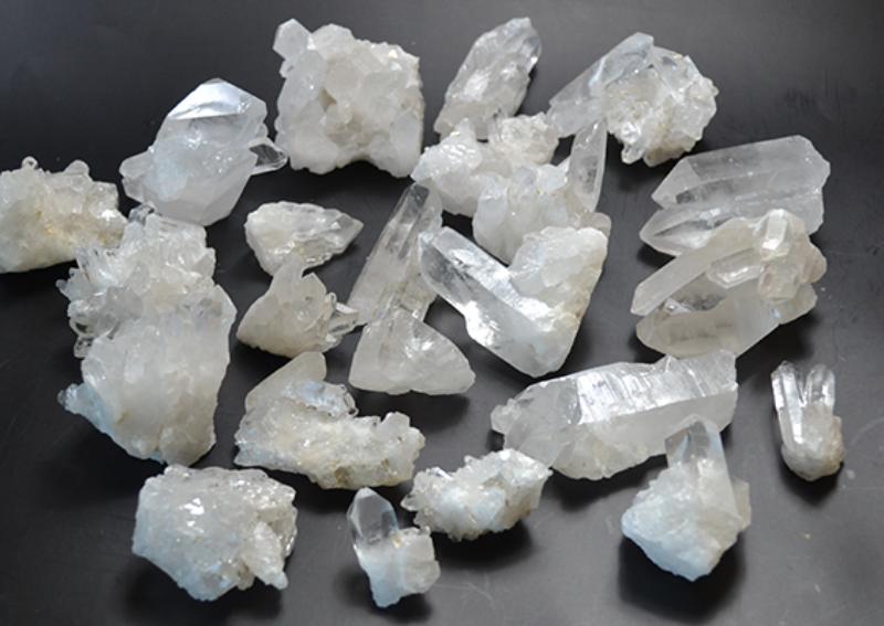 GFQUA3 3 lbs Flat of Quartz Cluster