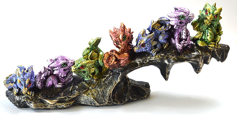 SD3481 10 in. 7 Dragons on Rock