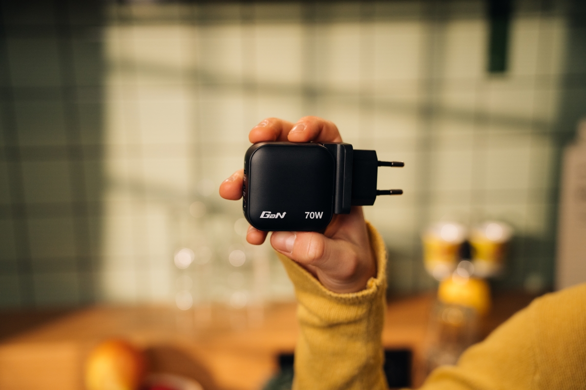 Picture of Verbatim 32229 70W 3-Port Mini Gan Charger