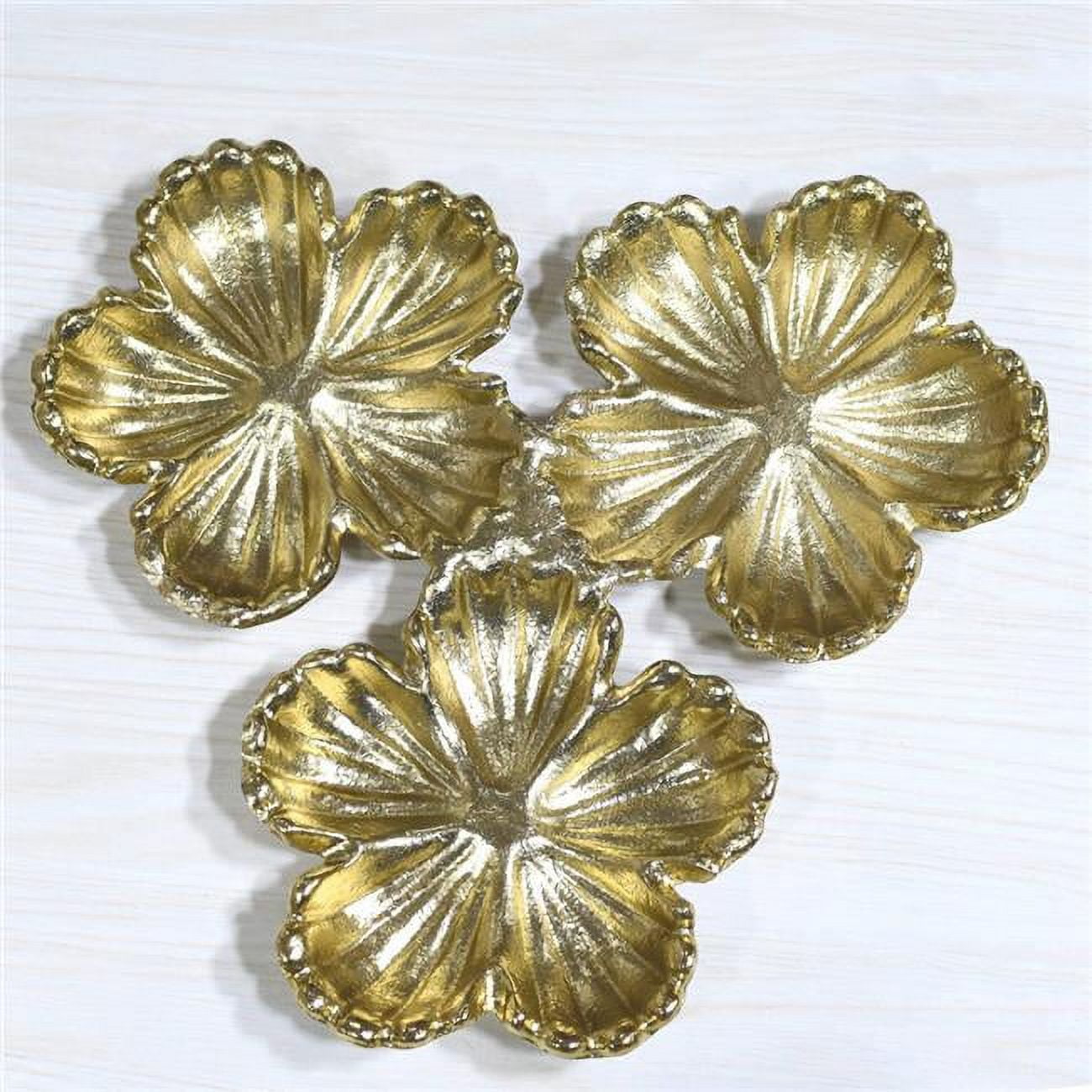 Picture of BBH Homes UBBBVK039AB2020SC2HS 8.26 x 8.26 x 0.98 in. Handmade Gold Coated Decorative Aluminum Tray