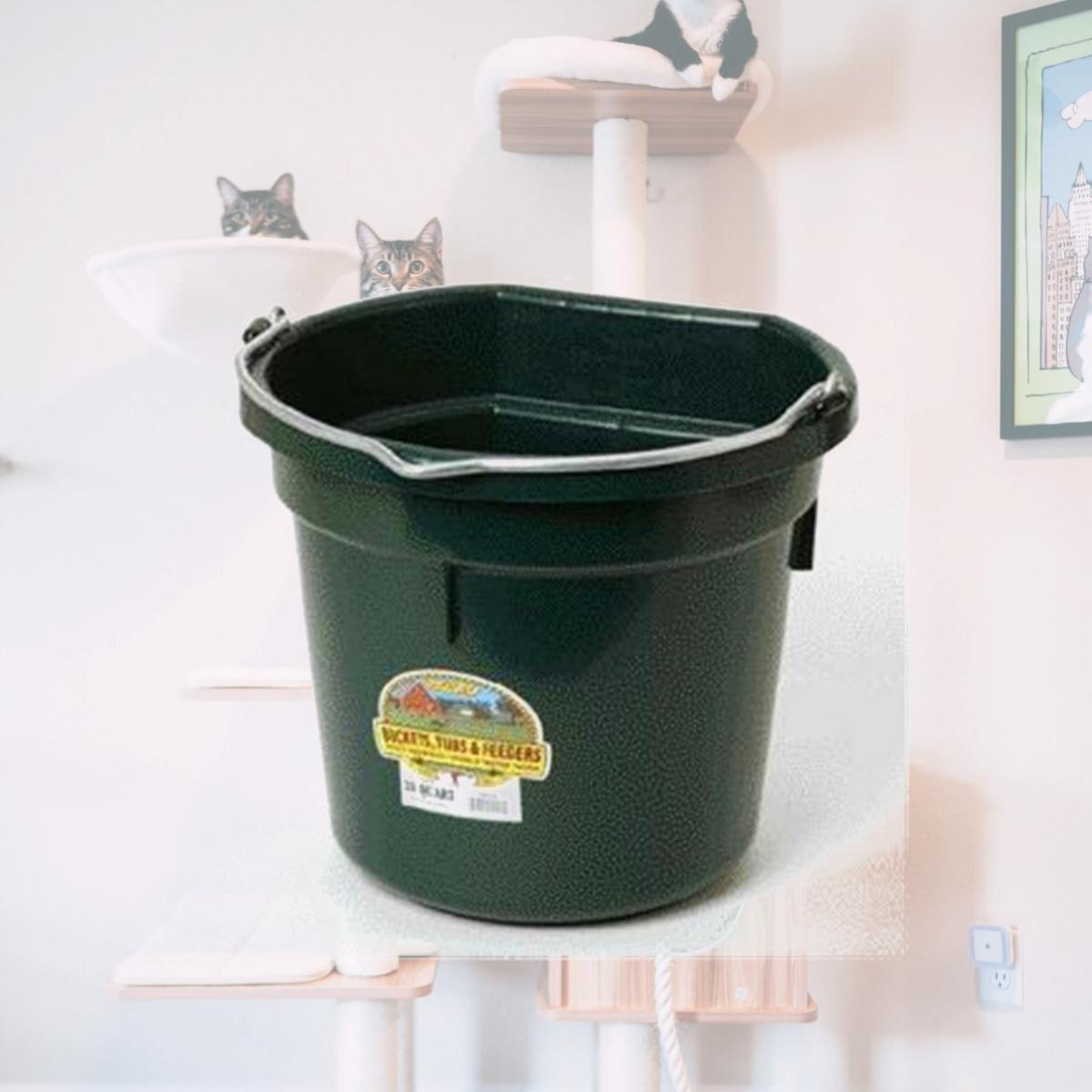 Picture of Miller Mfg Co Inc Flat Back Plastic Bucket- Green 20 Quart - P20FBGREEN