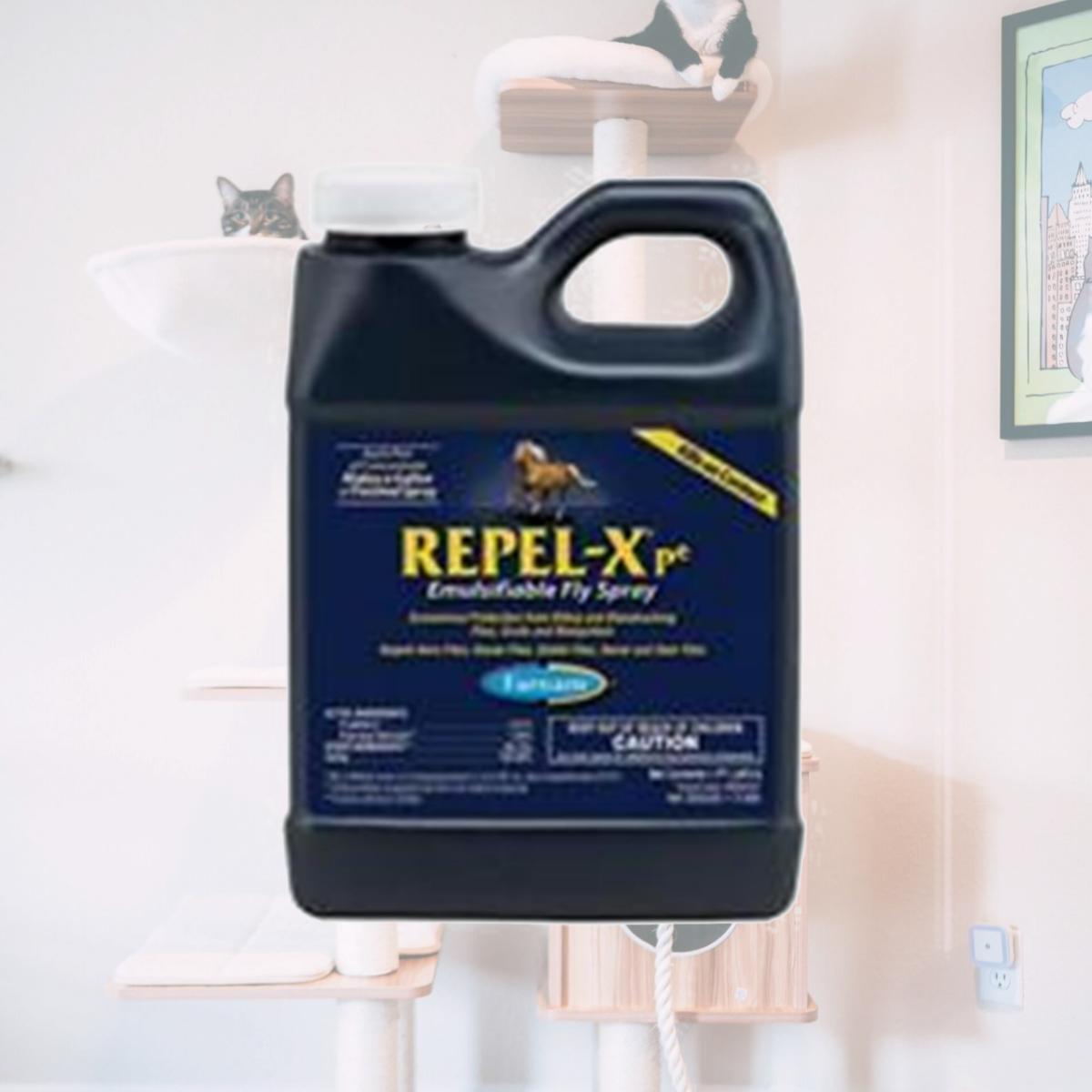 Picture of Farnam Companies Inc - Repel-x Pe Emulsifiable Fly Spray Concentrate 1 Pint - 100502321