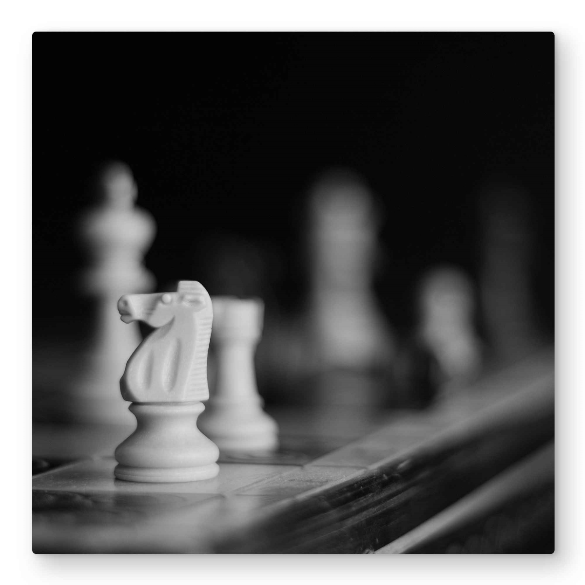 C1MP3232IRILJ7 32 x 32 in. Monochrome Chess Games - Still Life Metal Print Wall Art for Man Cave