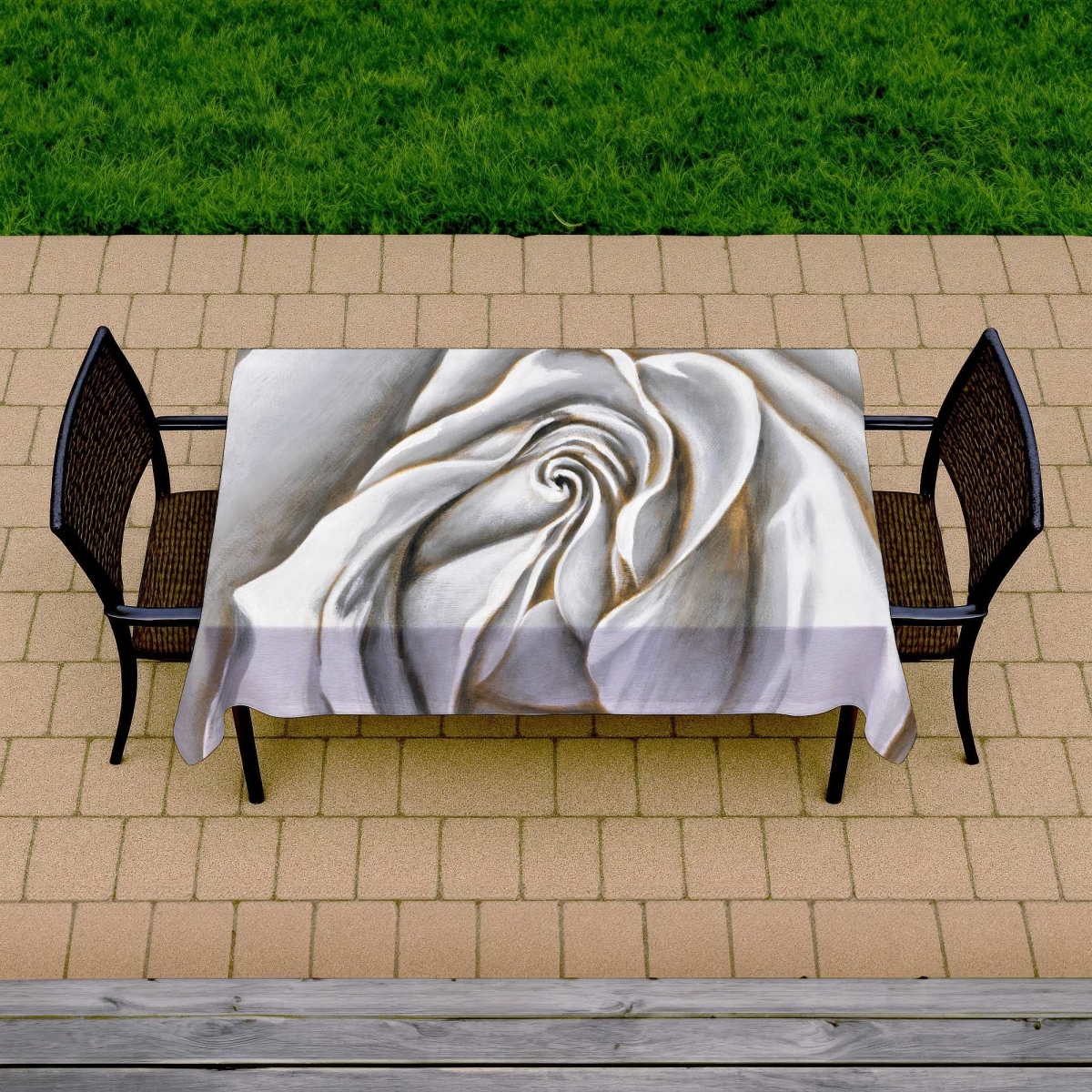 Picture of Begin Home Decor C1TCLRGETL7LCZ 58 x 102 in. White Rose Delicate Tablecloth - Romantic Indoor & Outdoor