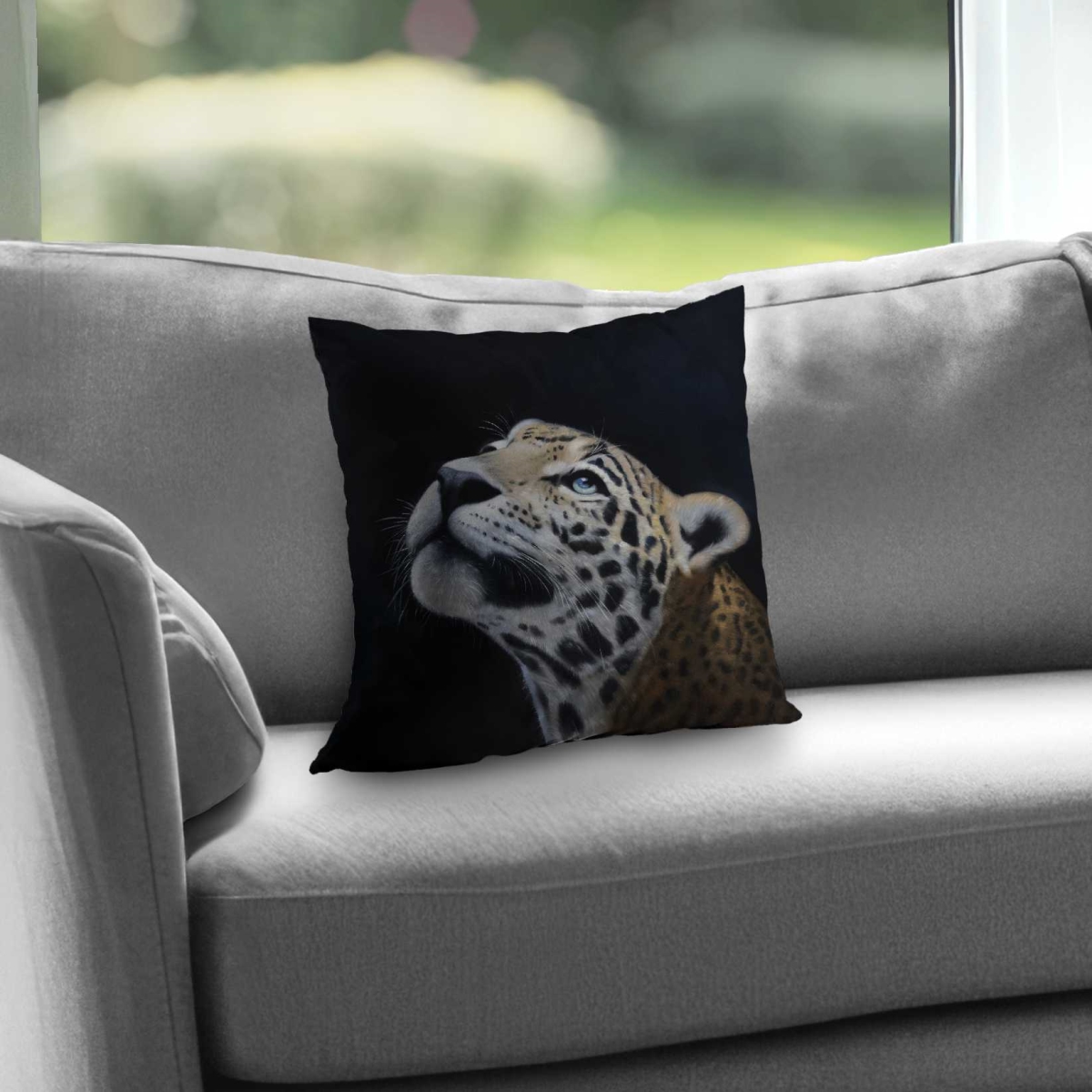 C1PC1414L27BH8 14 x 14 in. Realistic Leopard Face - Hyperrealist Feline Poly Twill Throw