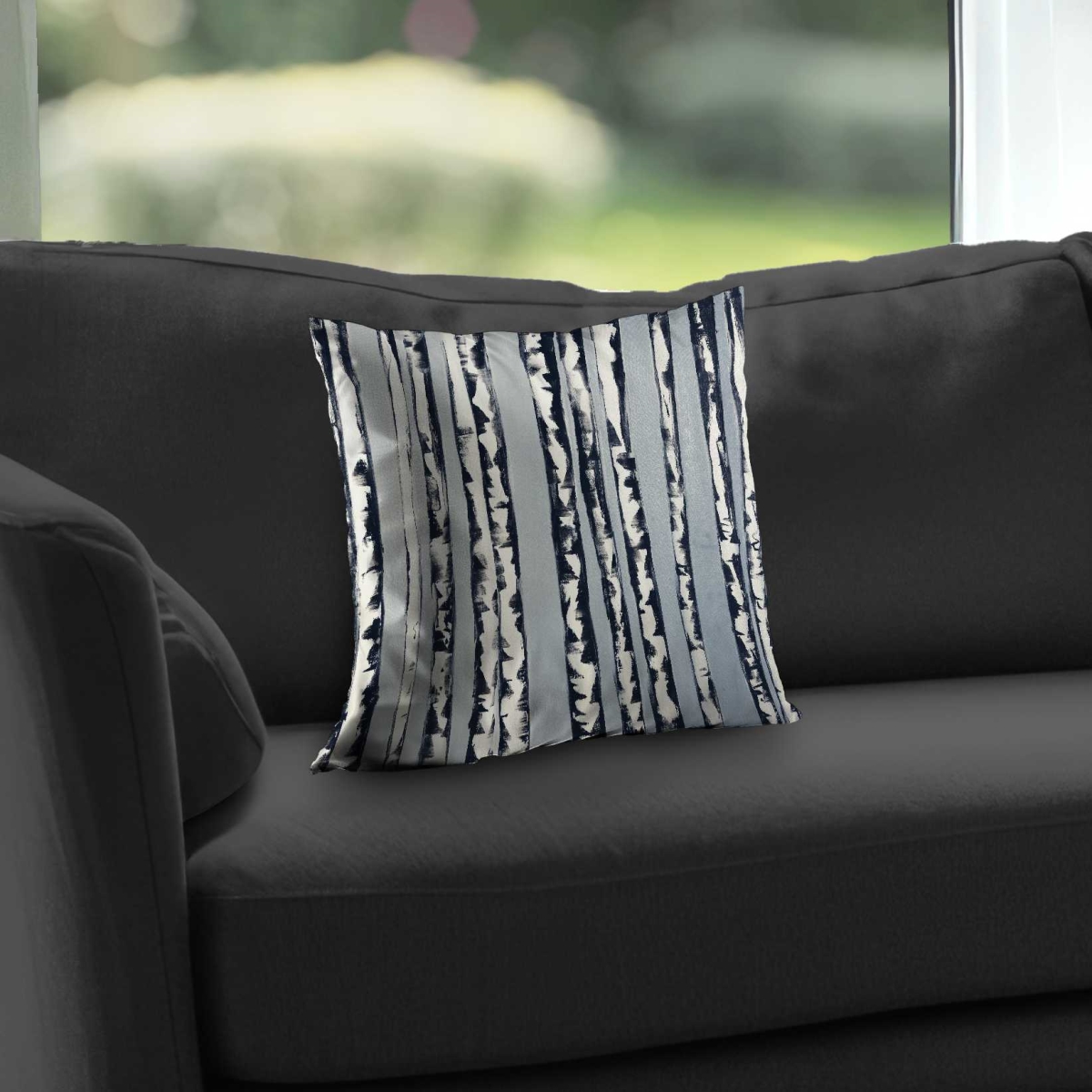 C1PC1414B6Q97W 14 x 14 in. Small Birch Trees - Contemporary Poly Twill Throw