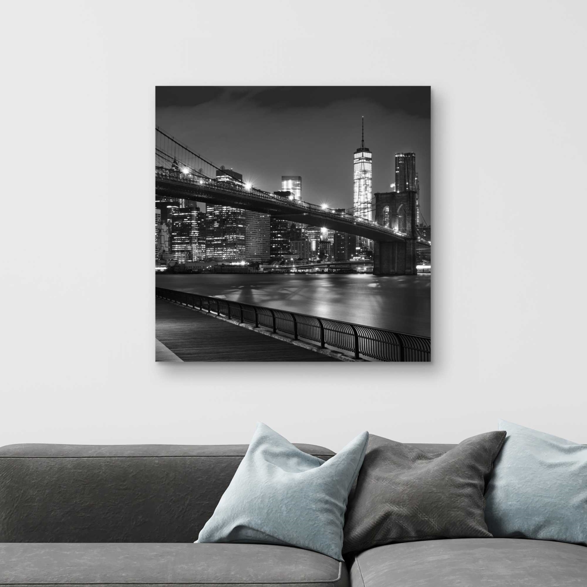 C1RC3232O8ZL7Q 32 x 32 in. City Under The Night - Black & White Canvas for Home Decor