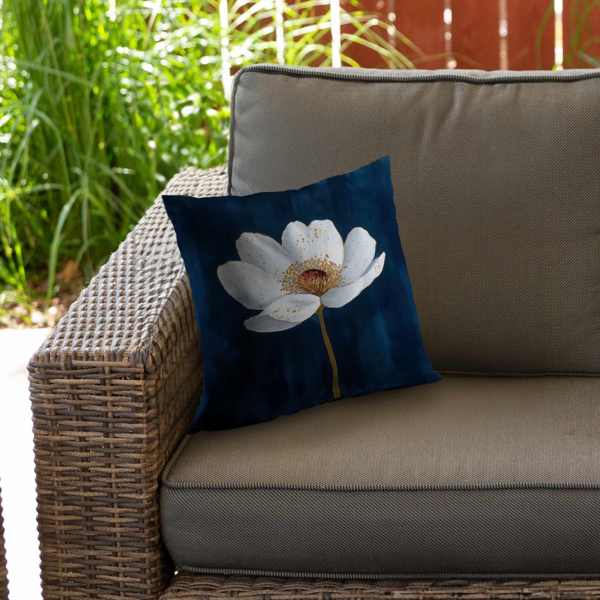 C1PO1616FHQU5O 16 x 16 in. White Flower on Blue - Floral Outdoor Throw Pillow for Decor