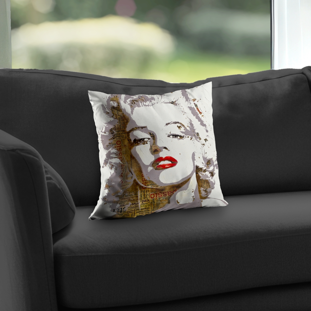 C1PT1414L4L0FW 14 x 14 in. Marilyn Monroe Typography Throw Pillow - Brown Poly Twill Decor