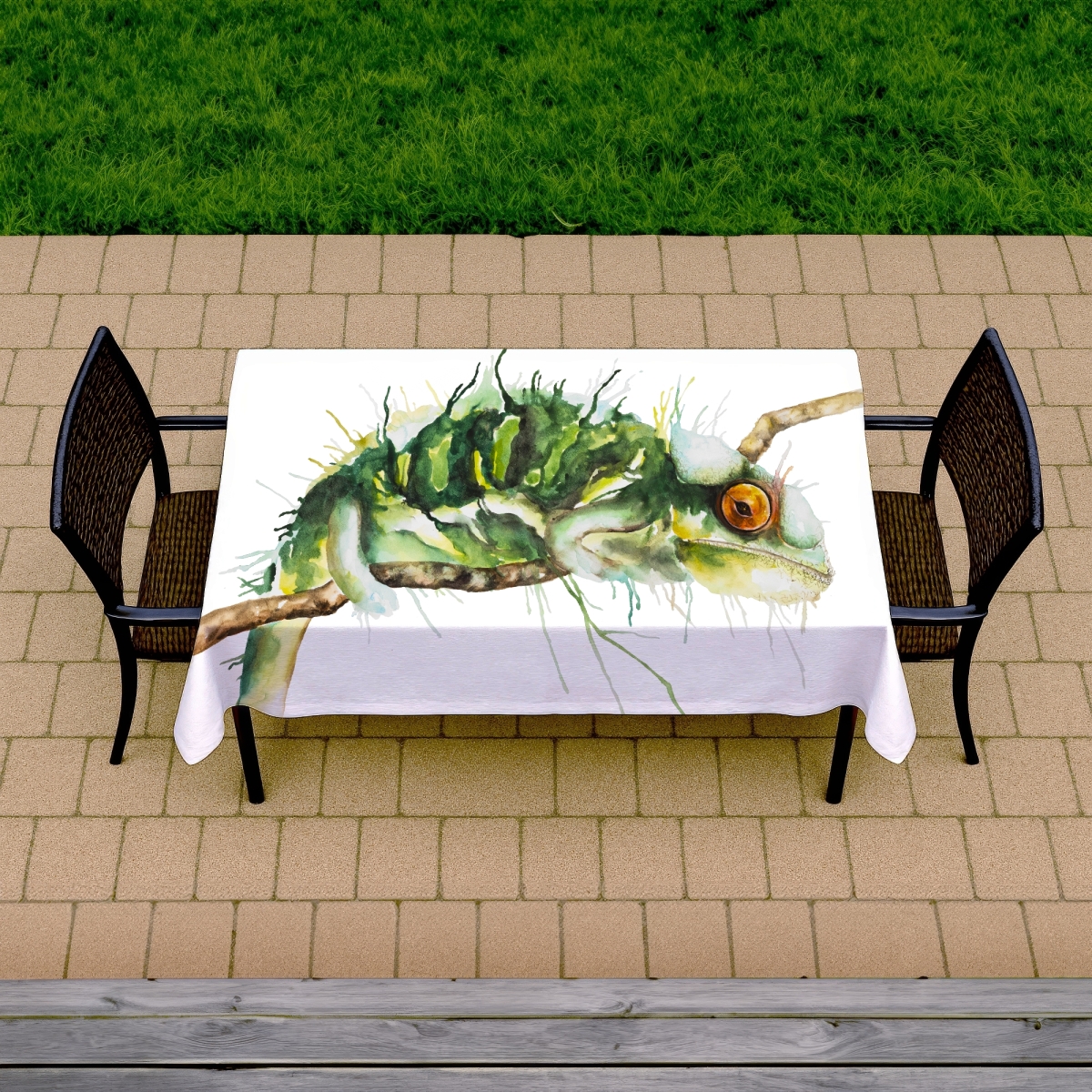 Picture of Begin Home Decor C1TCLRGETECM0Q 58 x 102 in. Chameleon on the Lookout Tablecloth - Green Reptile Decor
