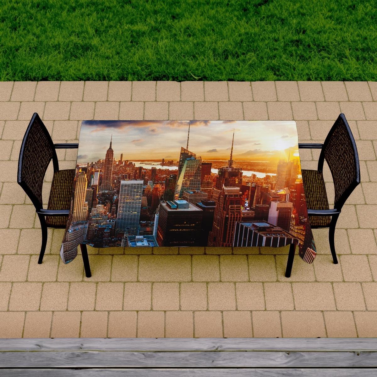 Picture of Begin Home Decor C1TCLRGELKIVVU 58 x 102 in. Blue Cities Tablecloth - City of York by Dawn Decor