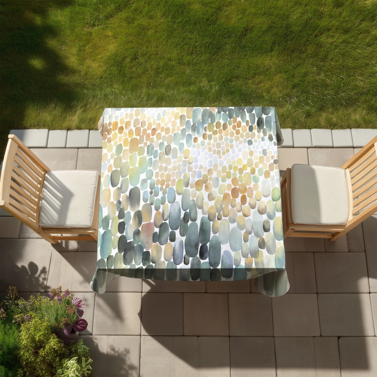 Picture of Begin Home Decor C1TC58584QEBBD 58 x 58 in. Cluster of Circles Tablecloth - Modern Indoor & Outdoor Decor