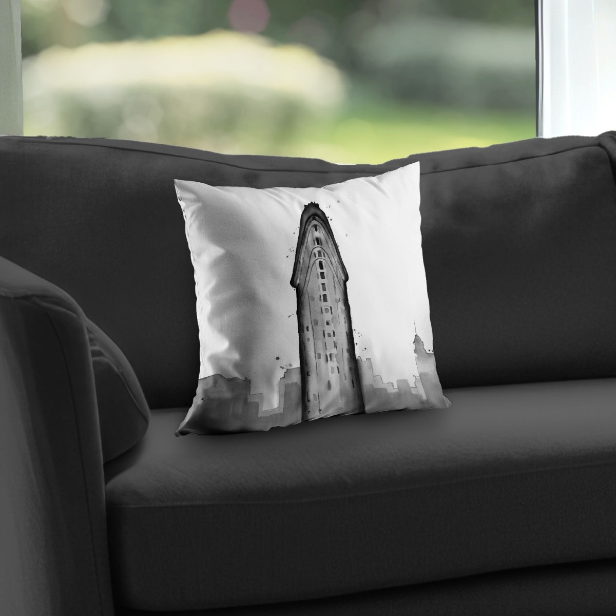 C1PC1414QRI6K7 14 x 14 in. Flatiron Building - Contemporary Office Poly Twill Throw Decor