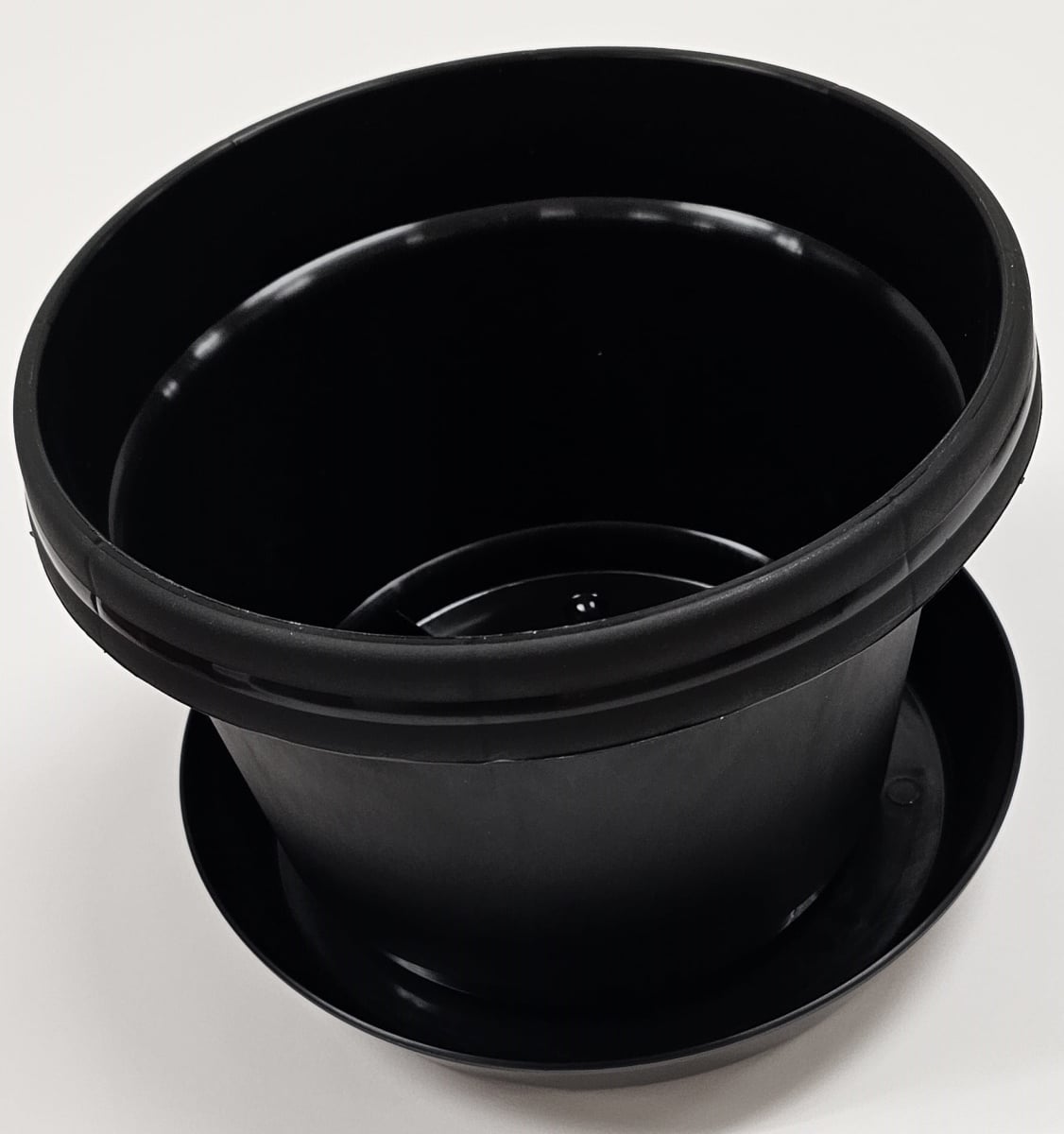 SAPB1 7 in. Single Flower Pot with Saucer Colored, Black - Polypropylene