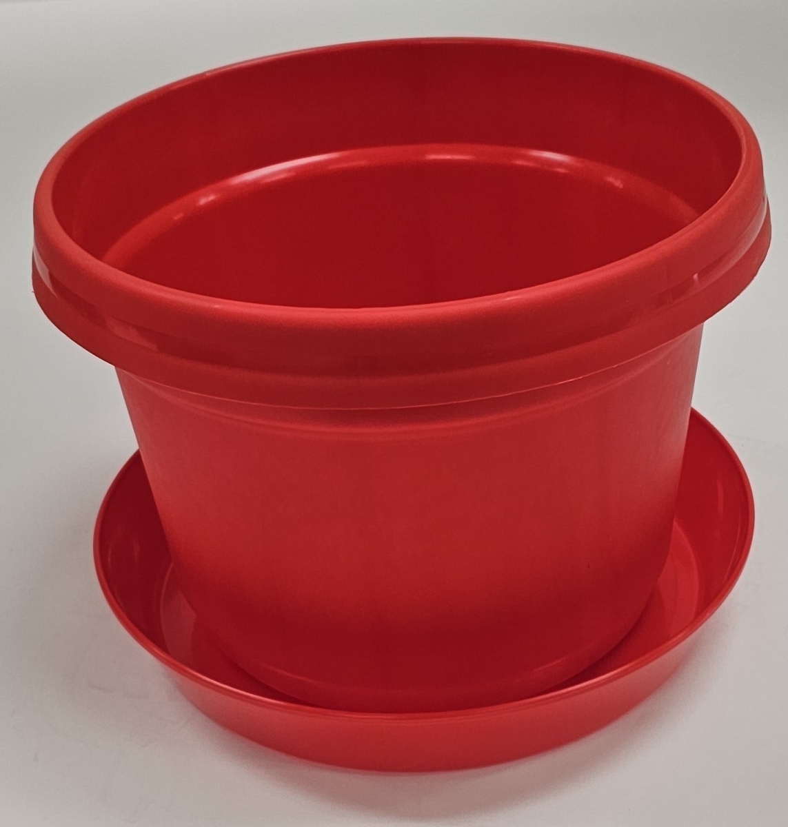 MAPR1 9 in. Single Flower Pot with Saucer Colored, Red - Polypropylene