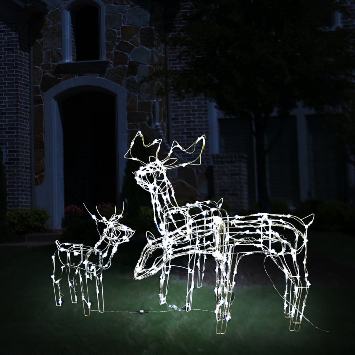 Picture of Benjara BM325637 Meyi Outdoor Reindeer Family Christmas Decor&#44; 229 Cool White LED - 3 Piece