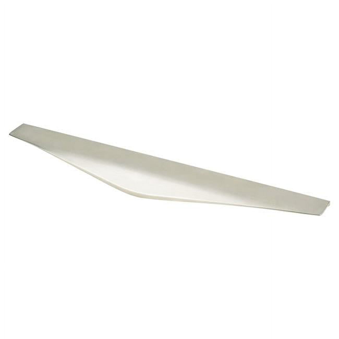 1184-1BPN-C 224 mm CC Lips Pull with Brushed Nickel