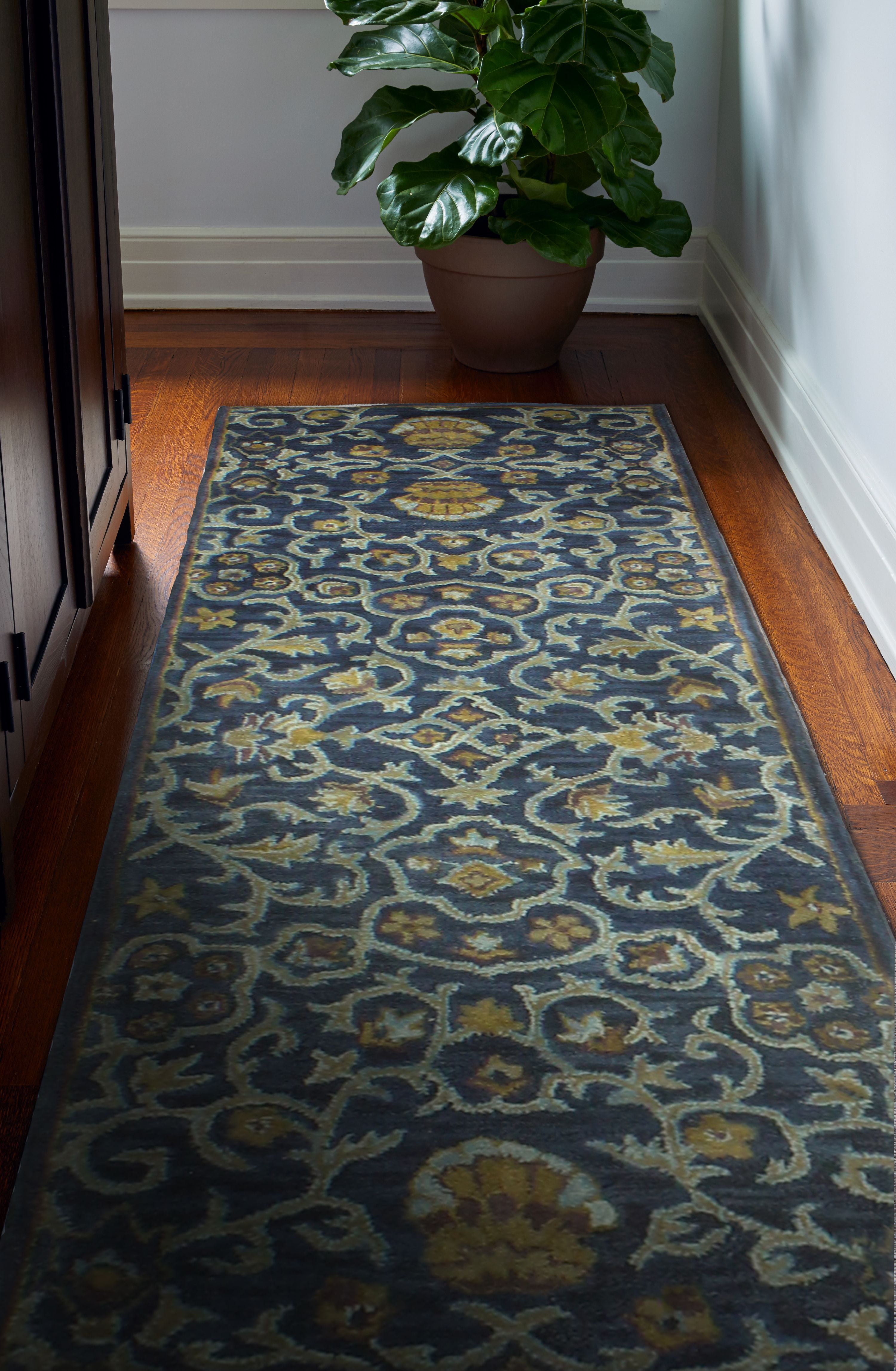 Picture of Bashian R128-NV-2.6X8-HG131 Wilshire Collection Floral Transitional 100 Percent Wool Hand Tufted Area Rug&#44; Navy - 2 ft. 6 in. x 8 ft.