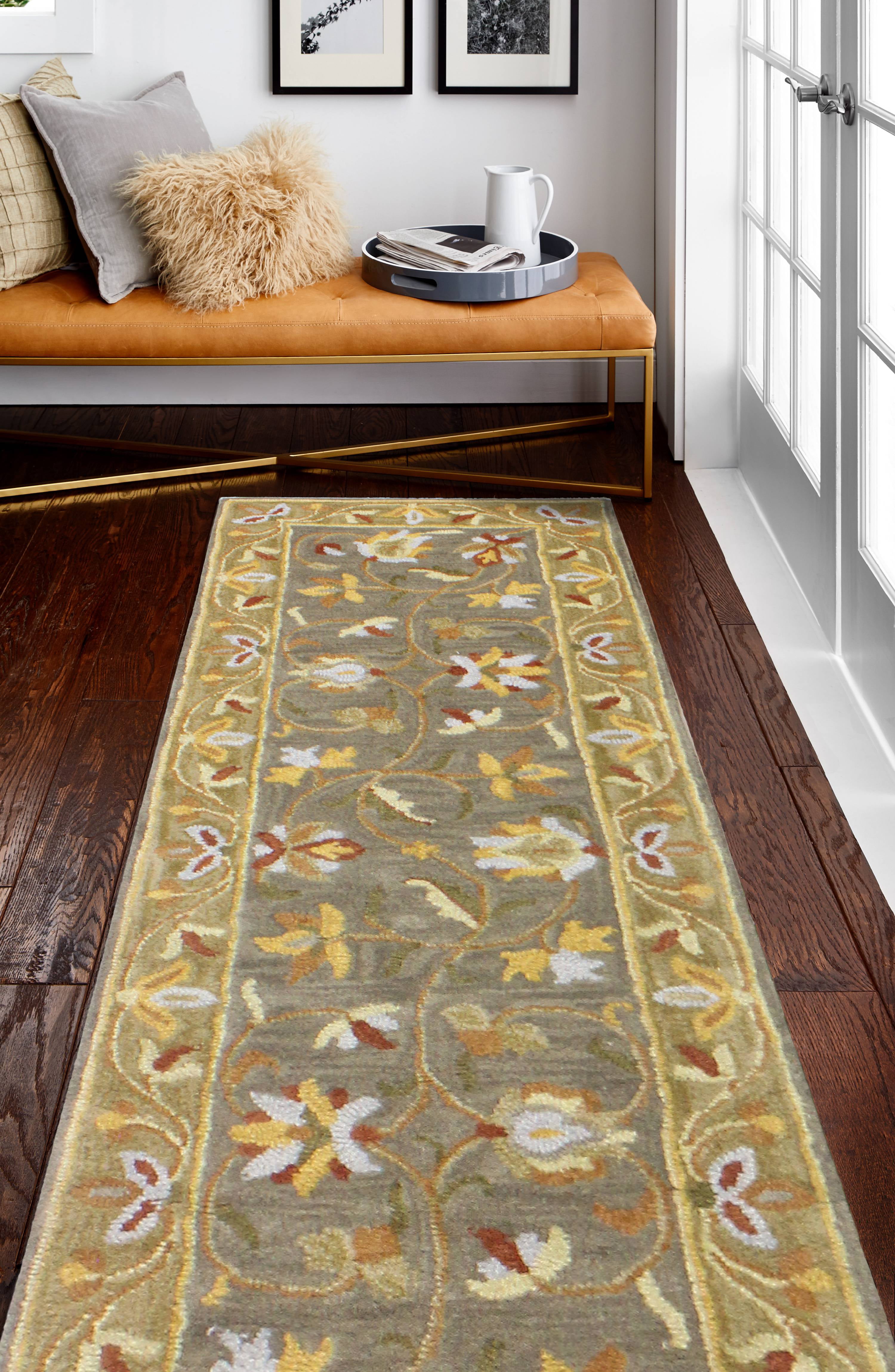 Picture of Bashian R120-GY-2.6X8-CL104 Bashian Venezia Collection Floral Transitional 100 Percent Wool Hand Tufted Area Rug&#44; Grey - 2 ft. 6 in. x 8 ft.
