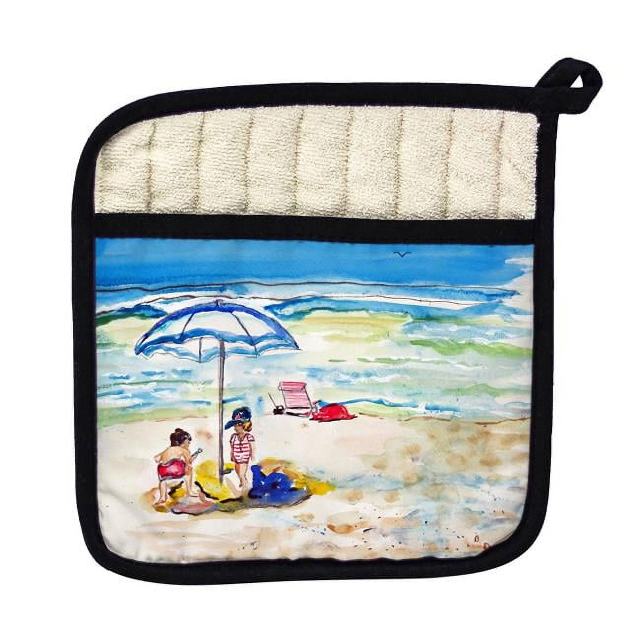 Picture of Betsy Drake PT391 Playing on the Beach Pot Holder