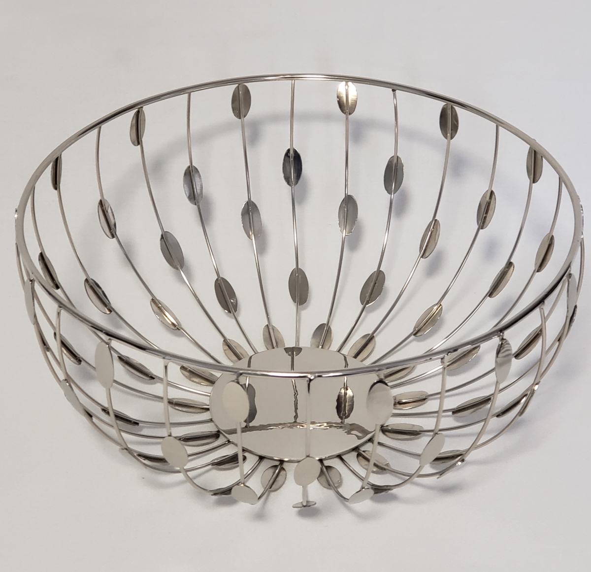 Picture of Jiallo 72401 Silver Metallic 9' round basket