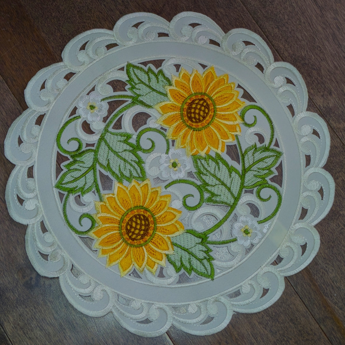 Picture of Jiallo 8710/E/12RD Sunflower Embroidered Cutwork Round Placemat&#44; 12&apos;