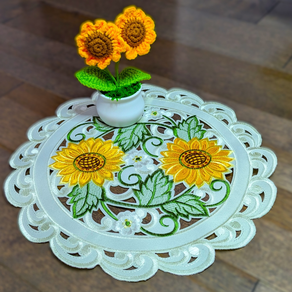 Picture of Jiallo 8710/E/16RD Sunflower Embroidered Cutwork Round Placemat&#44; 16&apos;
