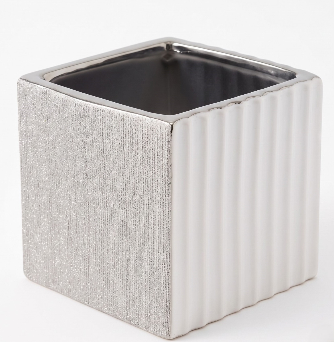 EGV5-490 Ceramic Square Silver Vase 6x6x6 in.