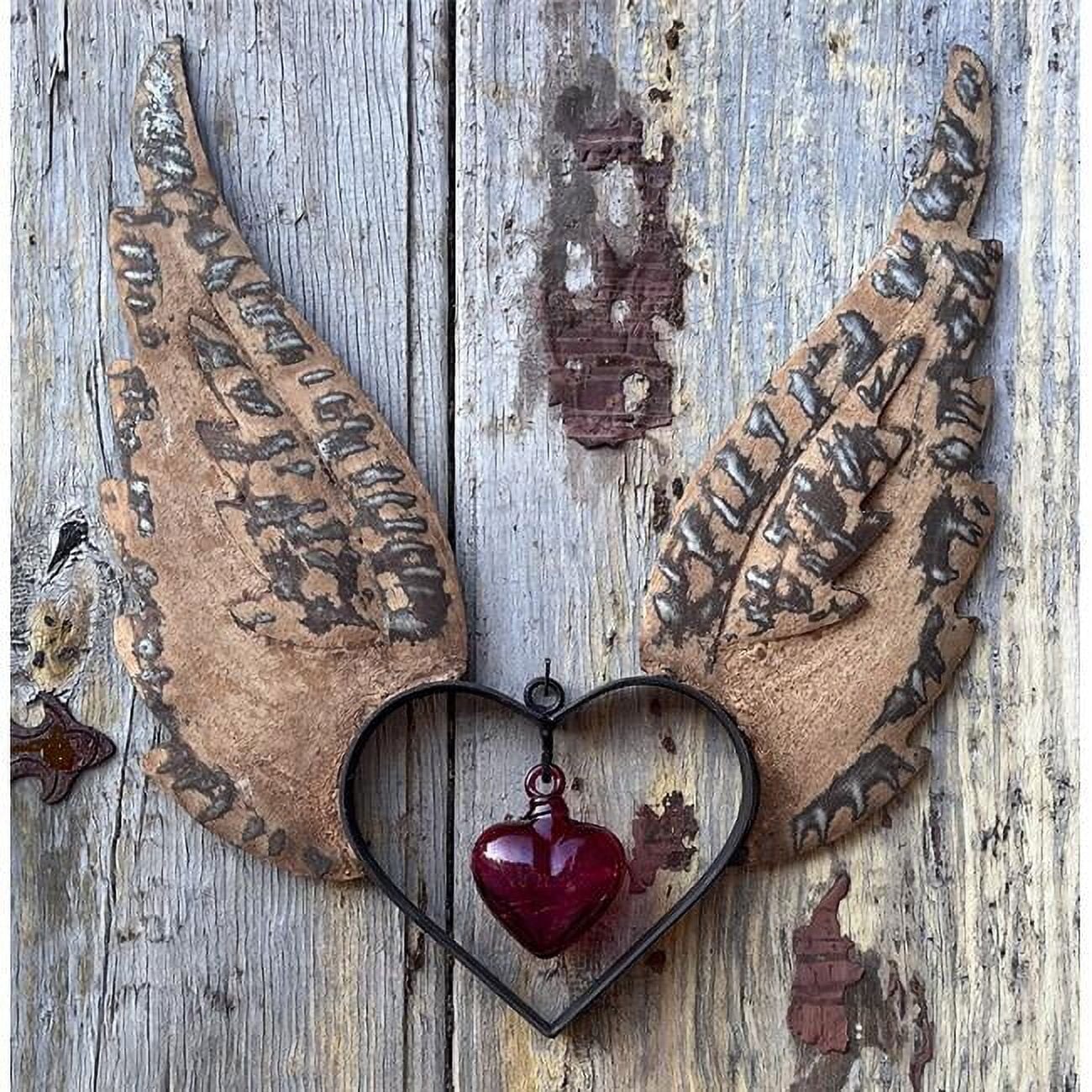 1 lbs Medium Up Wings Heart with Extra Small Glass Crackled Fuchsia Heart