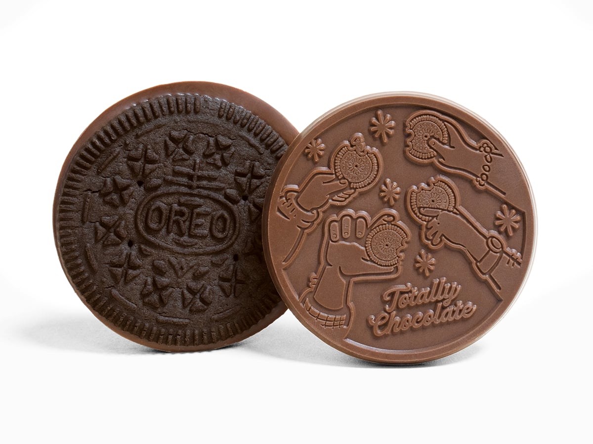 4004 3.2 in. Four-Bite Oreo Cookie with Custom Engraved Chocolate