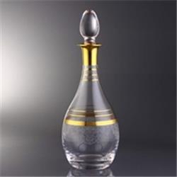 Picture of Classic Touch 90812-G Decanter with Gold Design