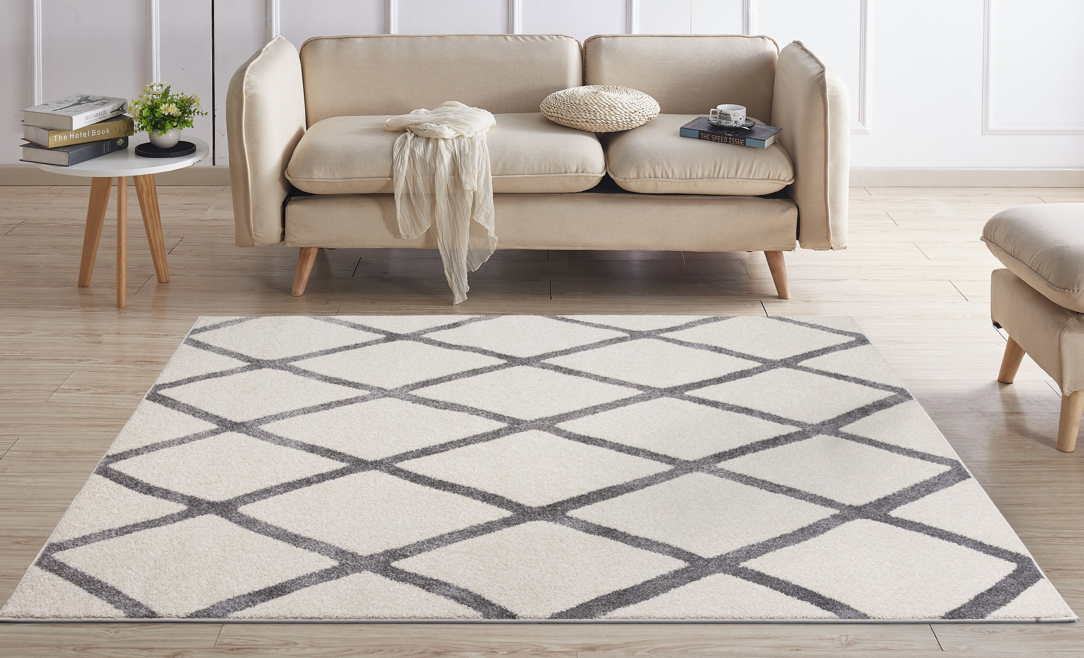 7 ft. 10 in. x 9 ft. 10 in. Diamond Rectangle Area Rug - Ivory