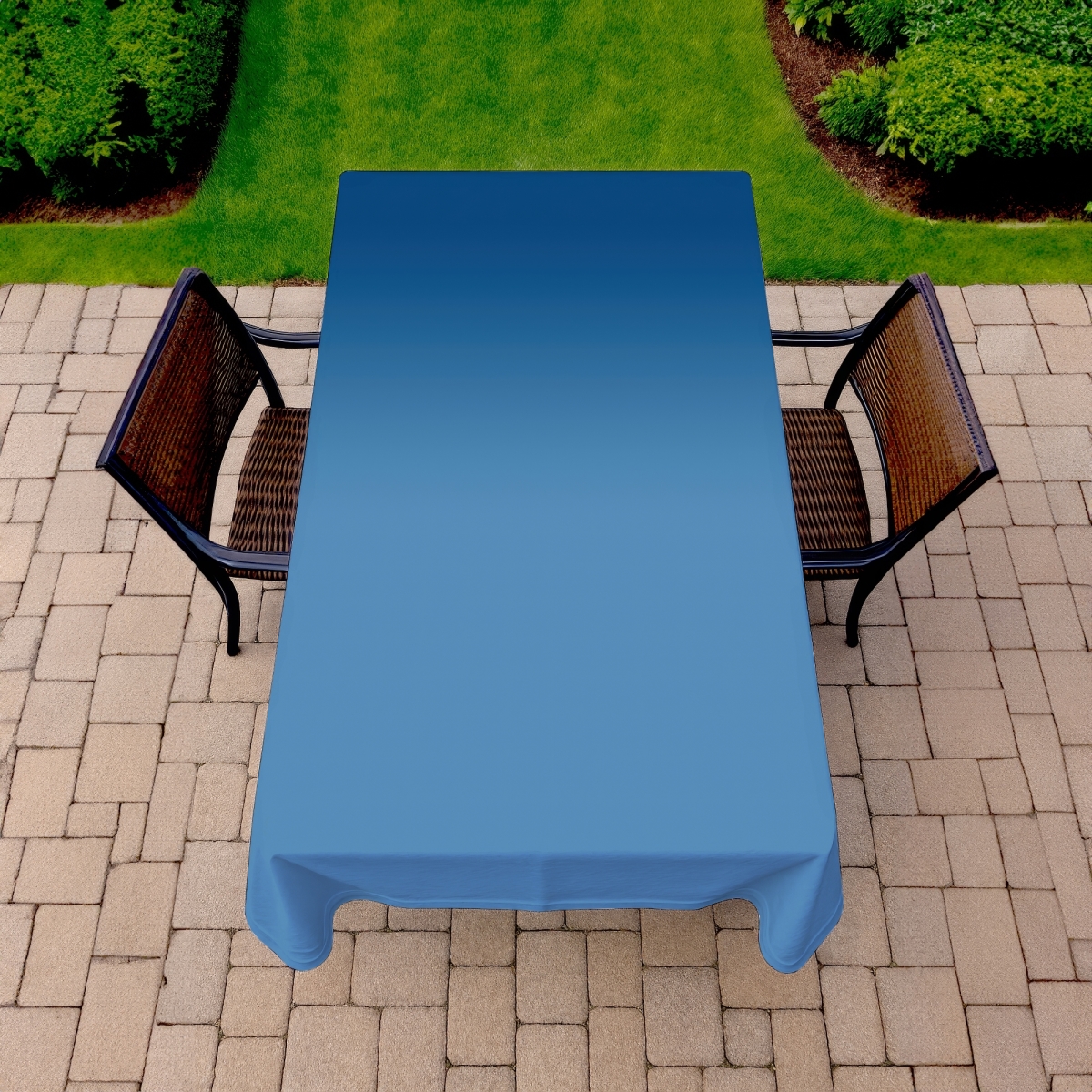Picture of MWW C1TCLRGEW5NYVR 58 x 102 in. Dark Blue Gradient Tablecloth - Indoor & Outdoor Home Decor