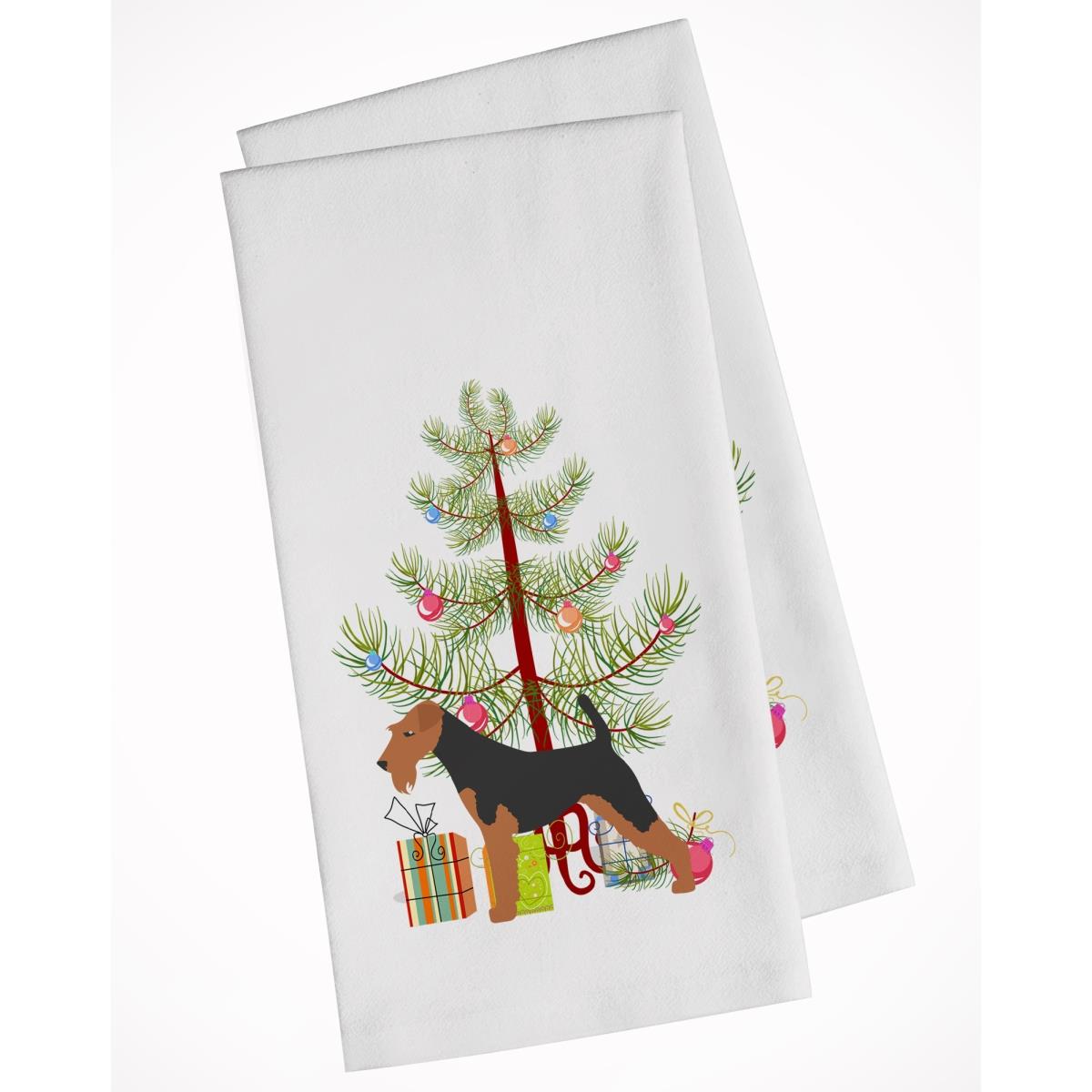 Picture of Carolines Treasures BB2975WTKT Airedale Terrier Merry Christmas Tree White Kitchen Towel - Set of 2