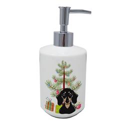 BB1587SOAP 7 x 3.5 in. Unisex Christmas Tree & Smooth Black & Tan Dachshund Ceramic Soap Dispenser