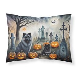 20.5 x 30 in. Unisex Keeshond Spooky Halloween Fabric Standard Pillowcase