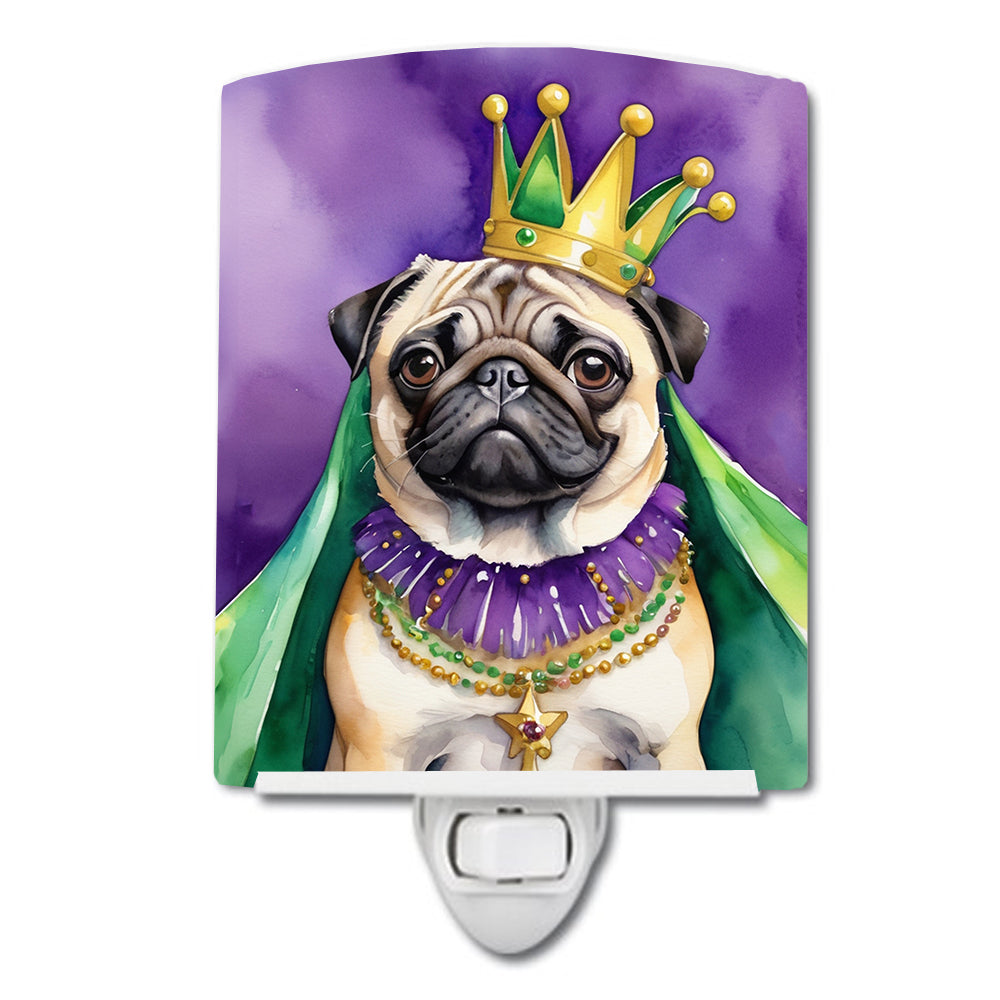 DAC4863CNL 6 x 4 in. Pug King of Mardi Gras Ceramic Night Light